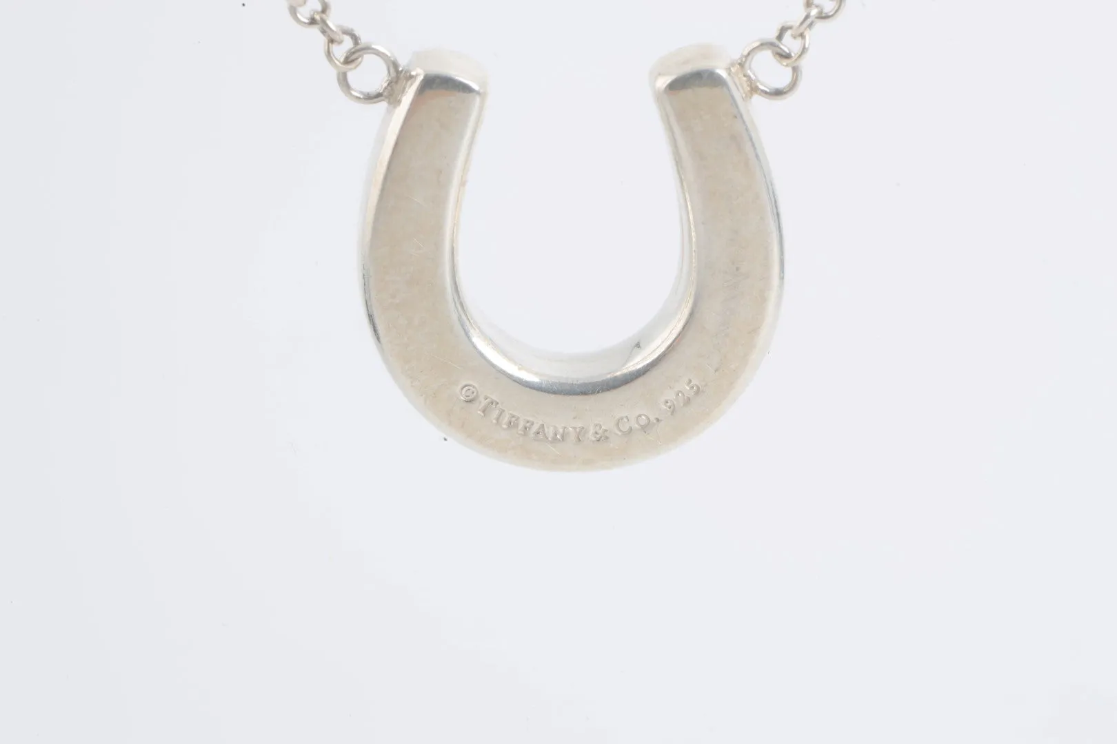 16" Tiffany & Co. 925 Silver Horseshoe Pendant Necklace (6.49g.)