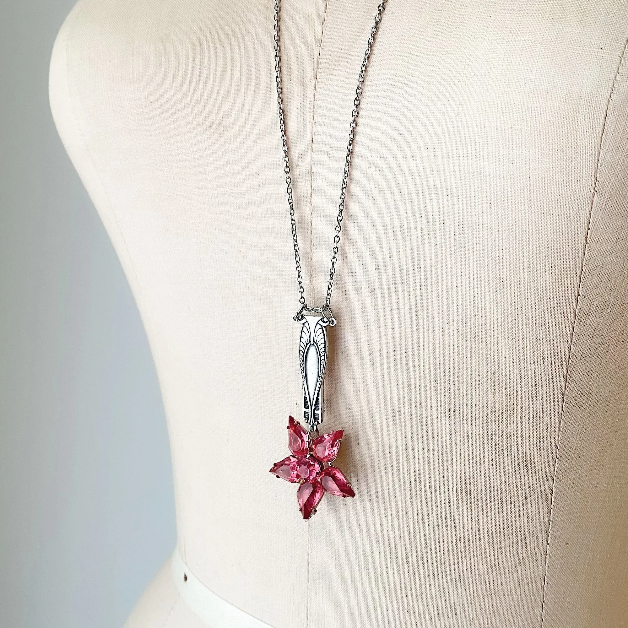 ATLAS Art Deco pink star pendant necklace