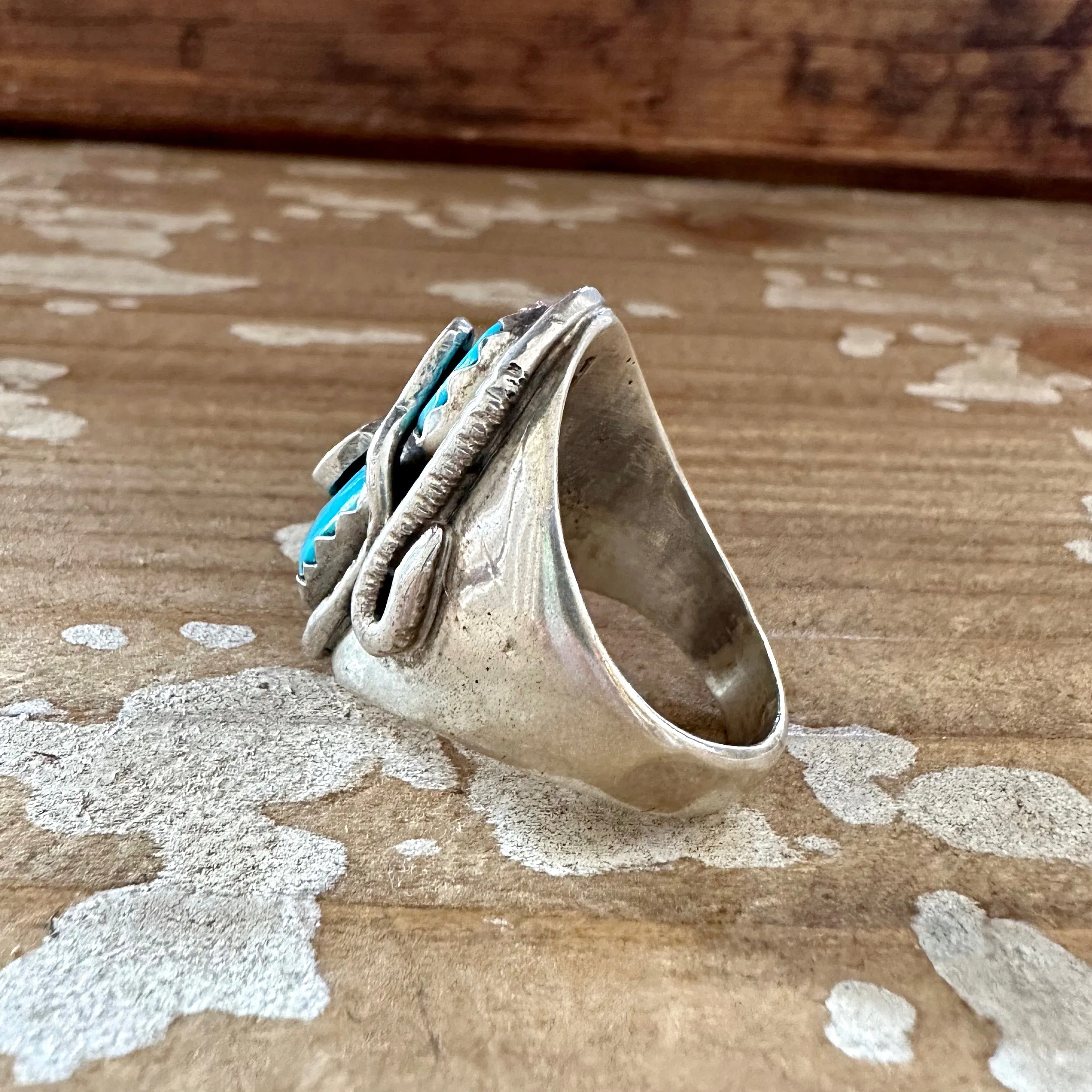 EFFIE CALAVASA Turquoise Ring w/ Sterling Silver Snake Inlay  Size 11