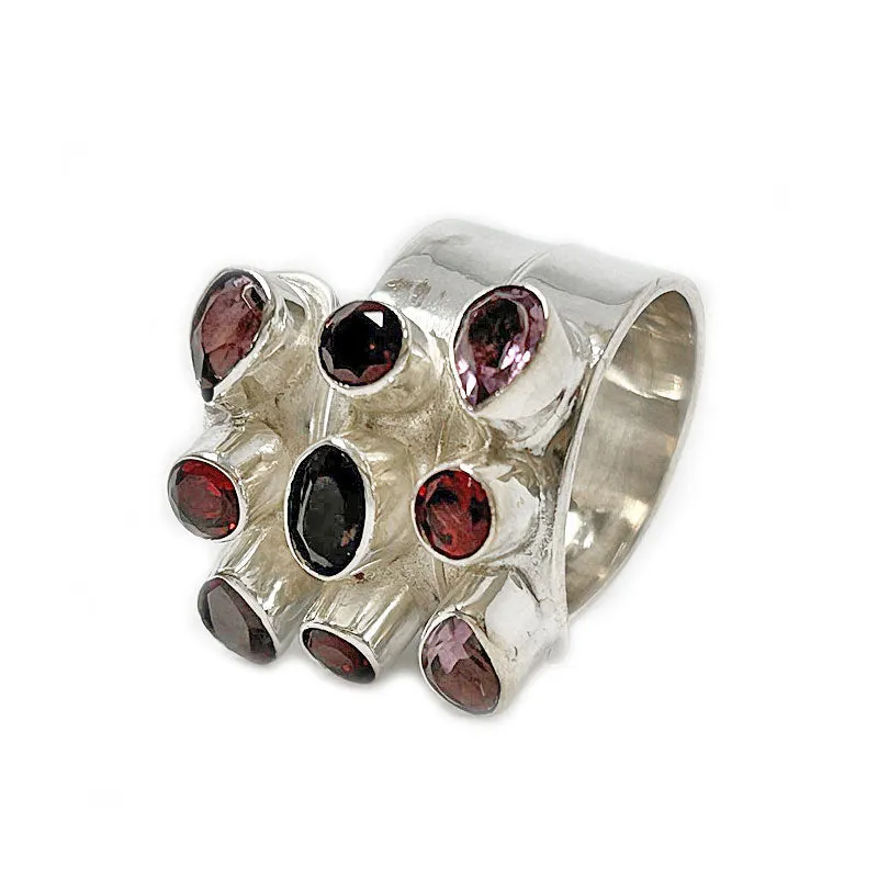 Irdra Amethyst Quartz Garnet Ring