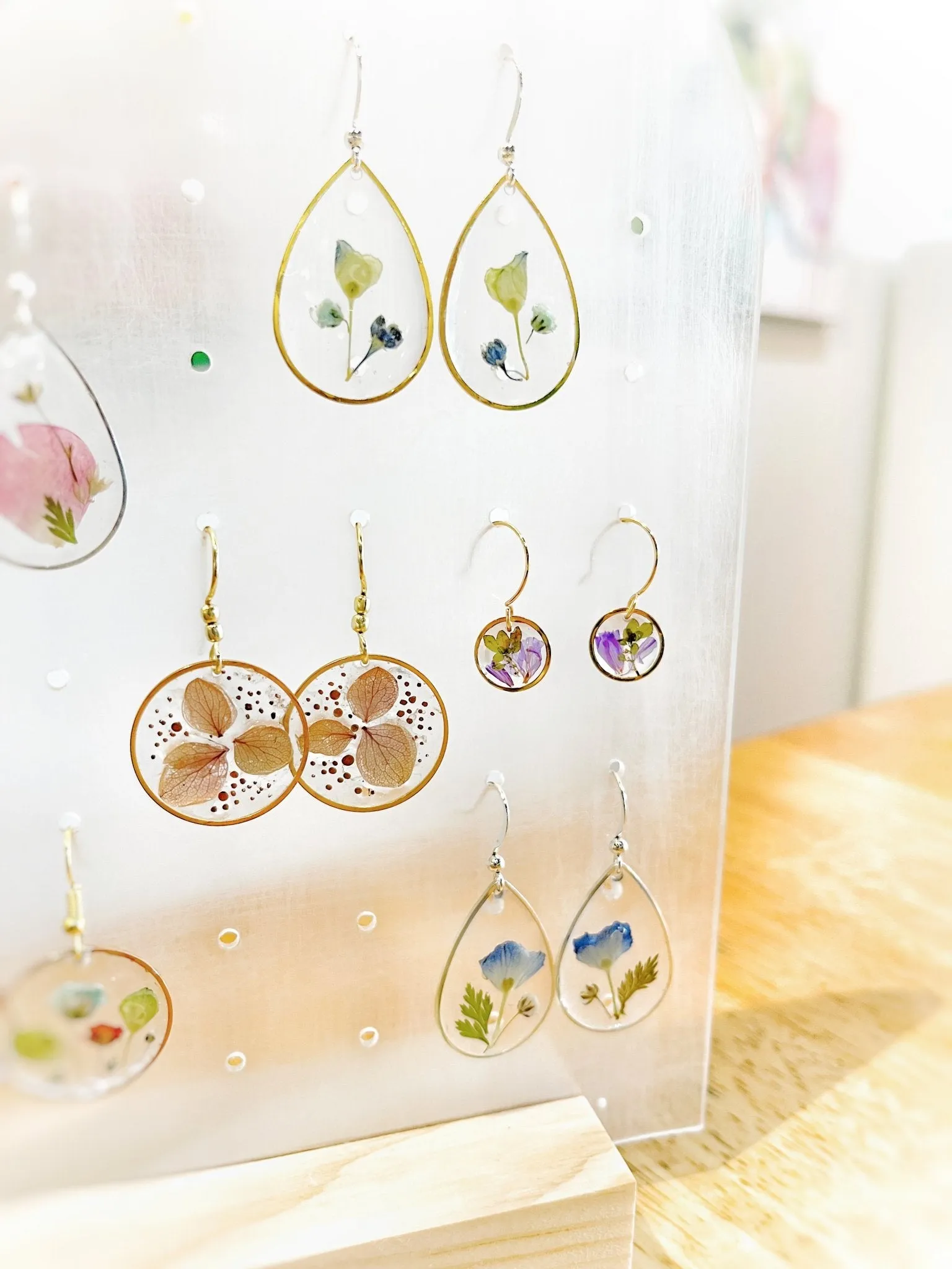 Mother's Day Resin Jewelry Workshop