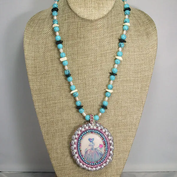 Nafisah Beaded Fashion Lady Cameo Pendant Necklace