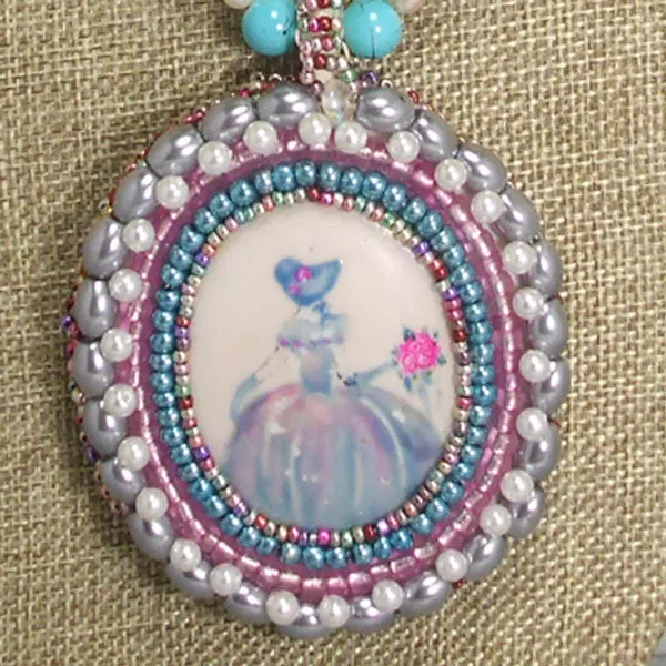 Nafisah Beaded Fashion Lady Cameo Pendant Necklace