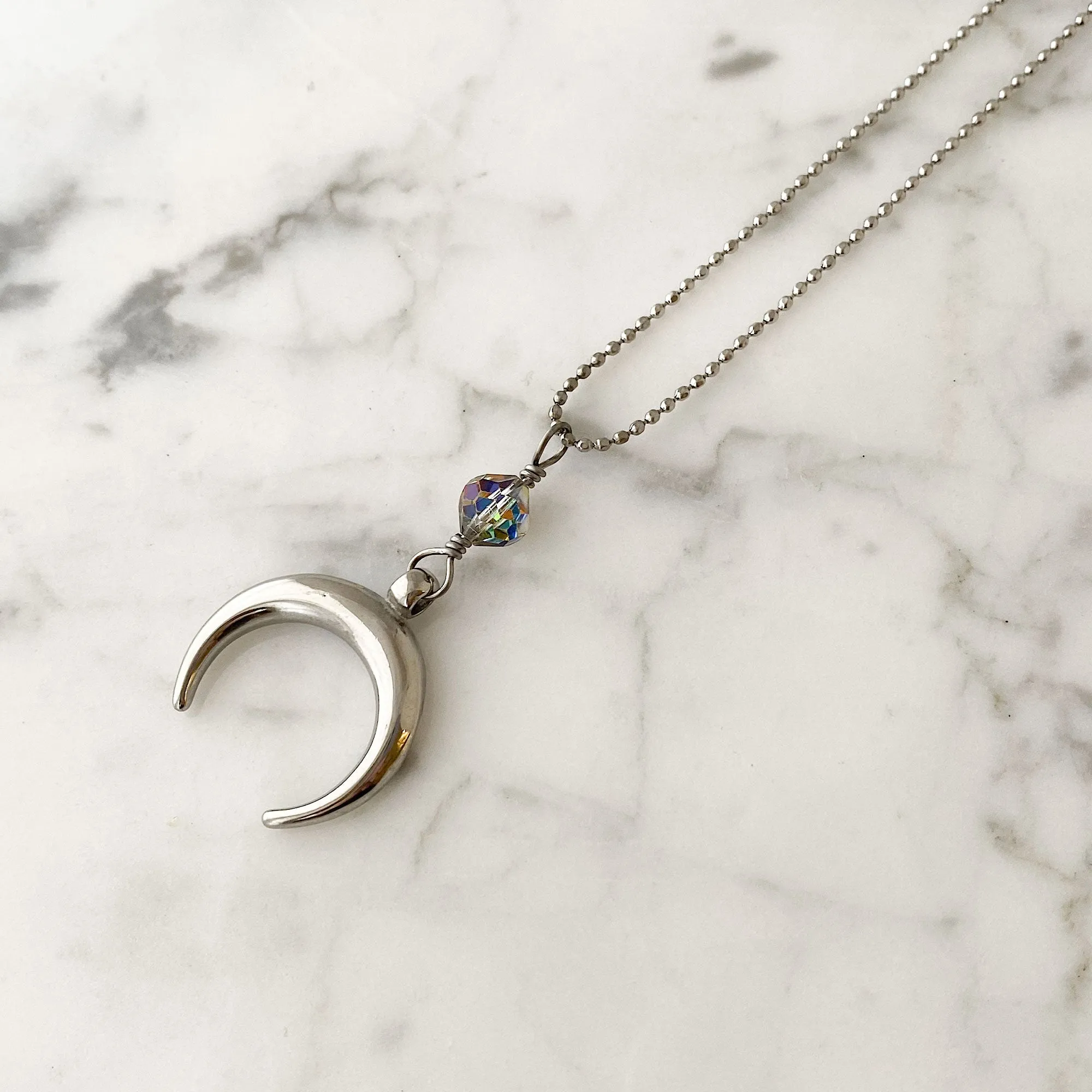 ZAFFRON half moon pendant necklace