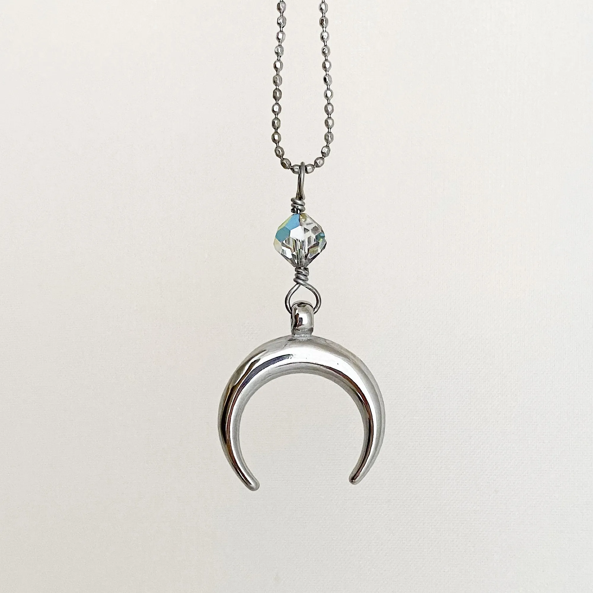 ZAFFRON half moon pendant necklace